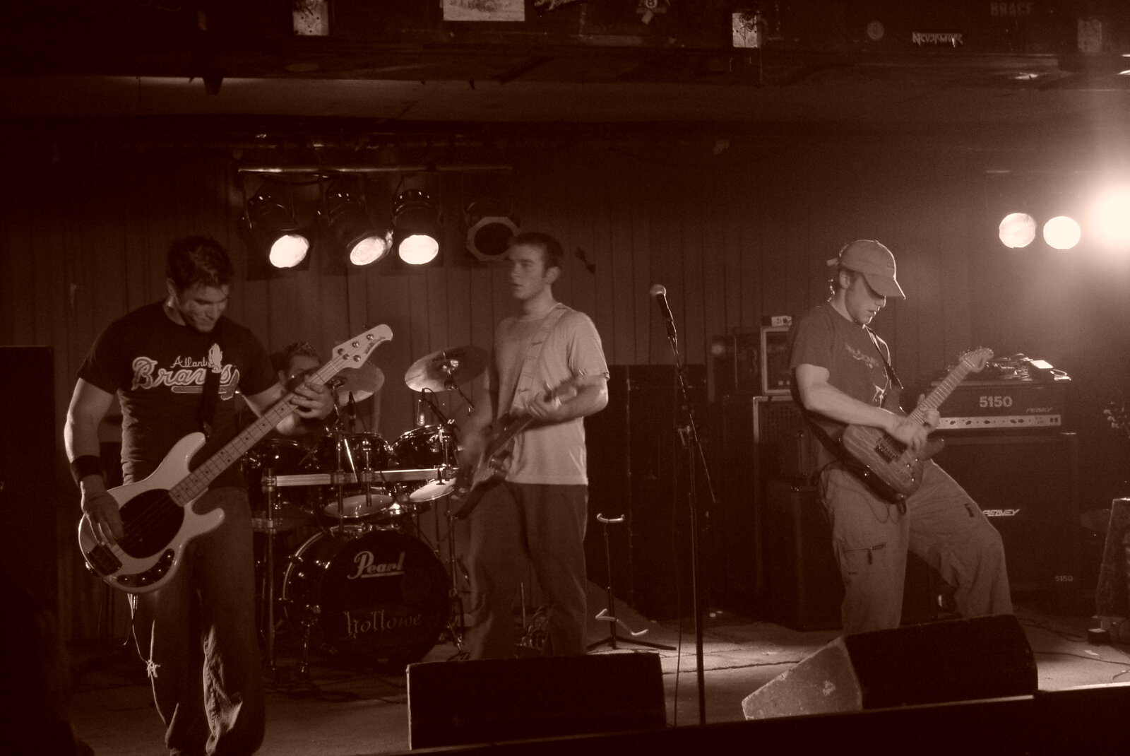 hollowe at Lost horizon, June 15, 2002