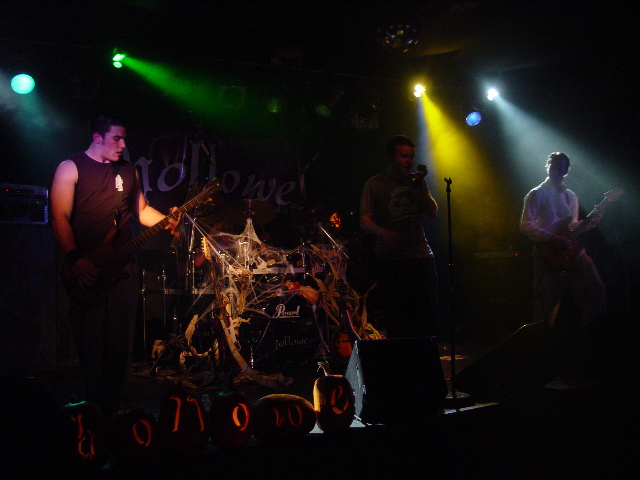 hollowe at Club Amnesia (Rock & Roll Preserve), October 31, 2002